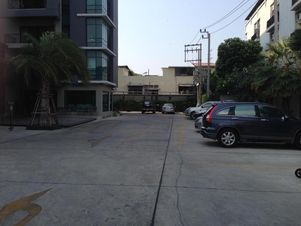 Ipremium Sukhumvit 81 Hotel Bangkok Exteriör bild