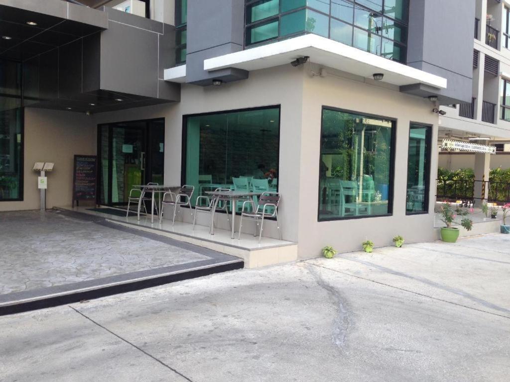 Ipremium Sukhumvit 81 Hotel Bangkok Exteriör bild