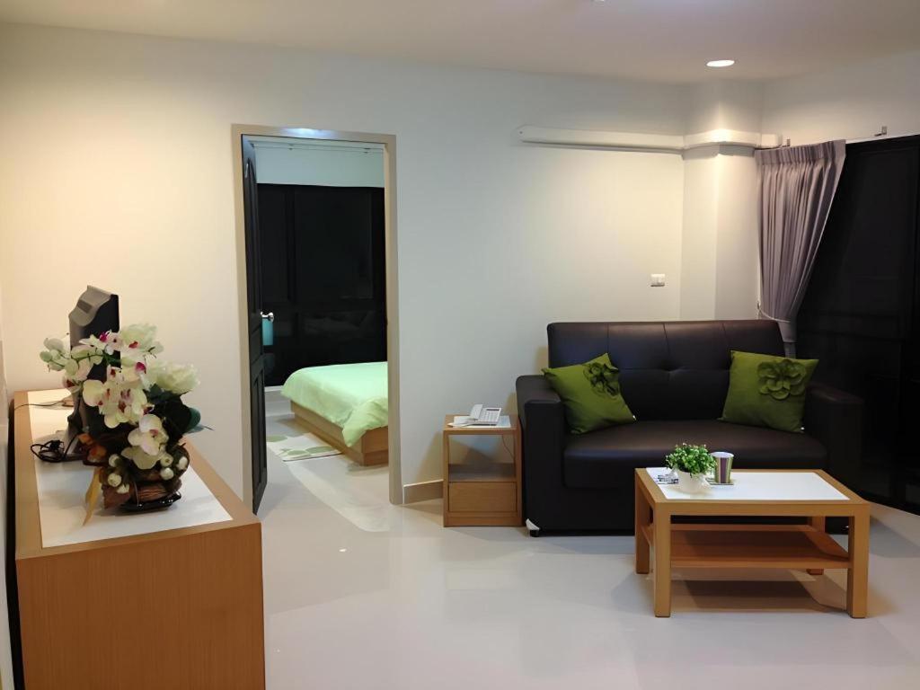 Ipremium Sukhumvit 81 Hotel Bangkok Exteriör bild