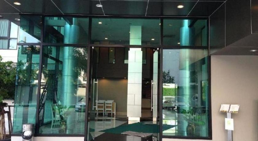 Ipremium Sukhumvit 81 Hotel Bangkok Exteriör bild