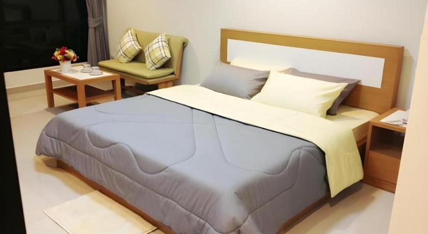 Ipremium Sukhumvit 81 Hotel Bangkok Exteriör bild