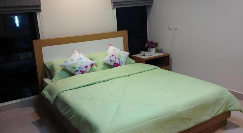 Ipremium Sukhumvit 81 Hotel Bangkok Exteriör bild