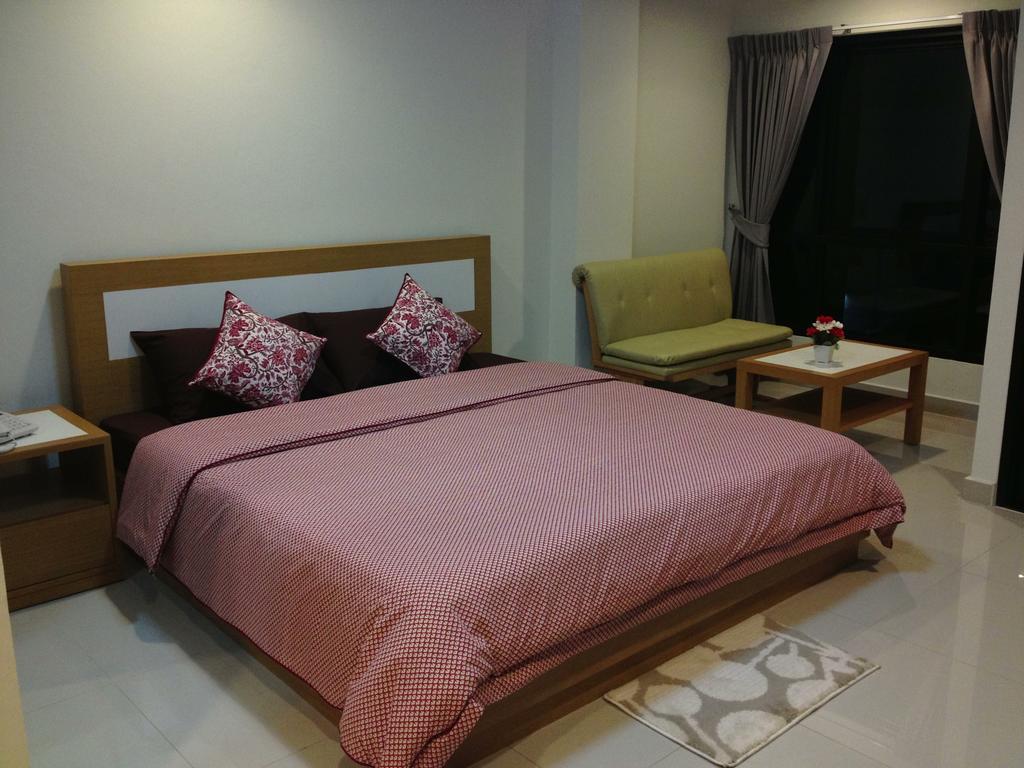 Ipremium Sukhumvit 81 Hotel Bangkok Exteriör bild